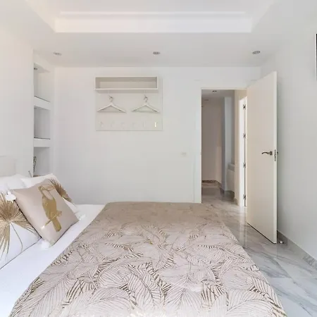 Plaza Menorca Apartman *