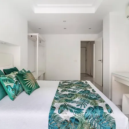 Plaza Menorca Apartment