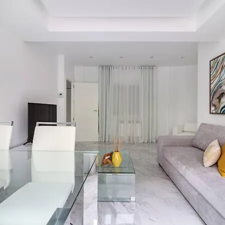 Apartment Plaza Menorca Granada